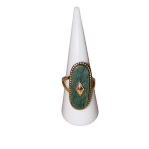 Elegant Green and Gold Ring